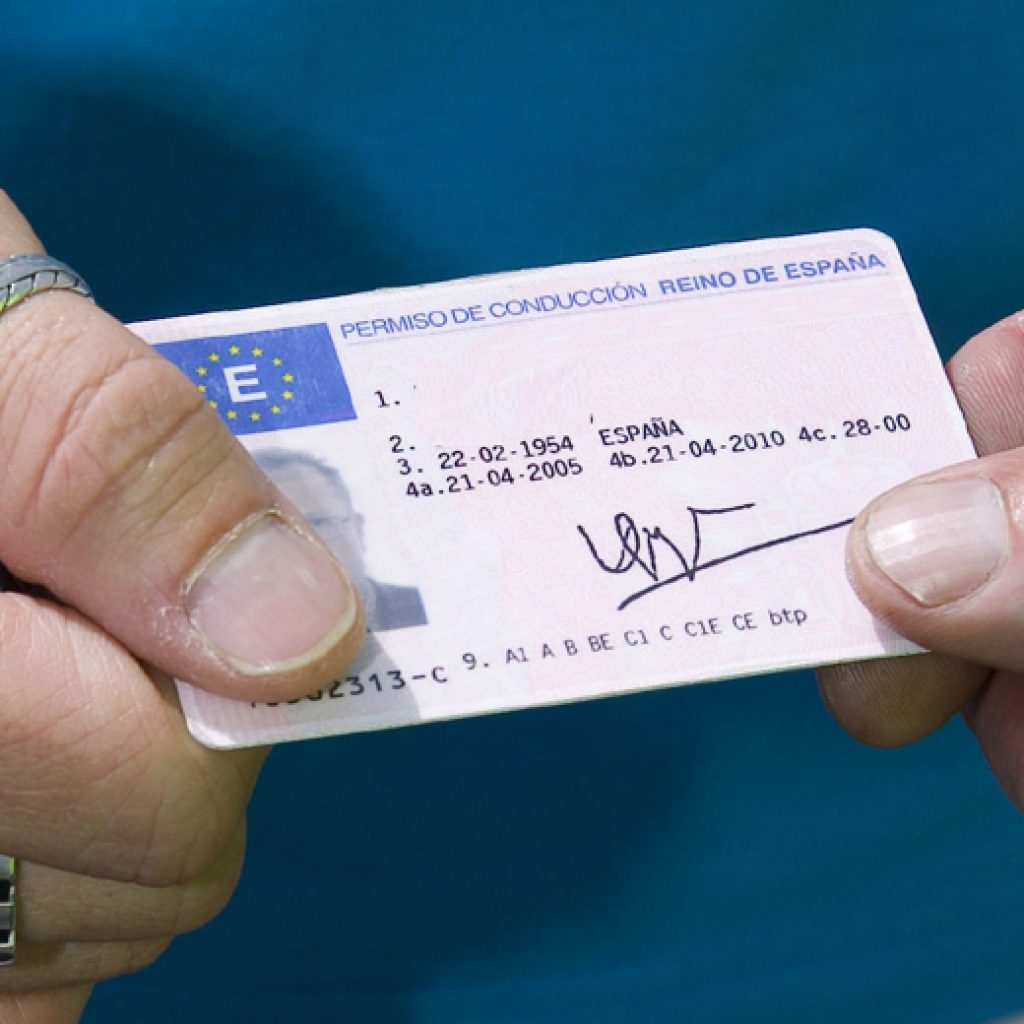 How to change a UK driving licence to a Spanish driving licence
