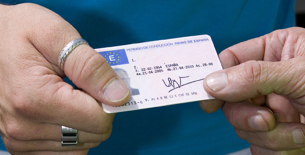 How to change a UK driving licence to a Spanish driving licence